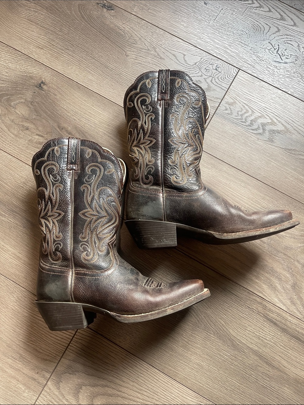 Ariat Dark Brown Embroidered Leather Western Boots